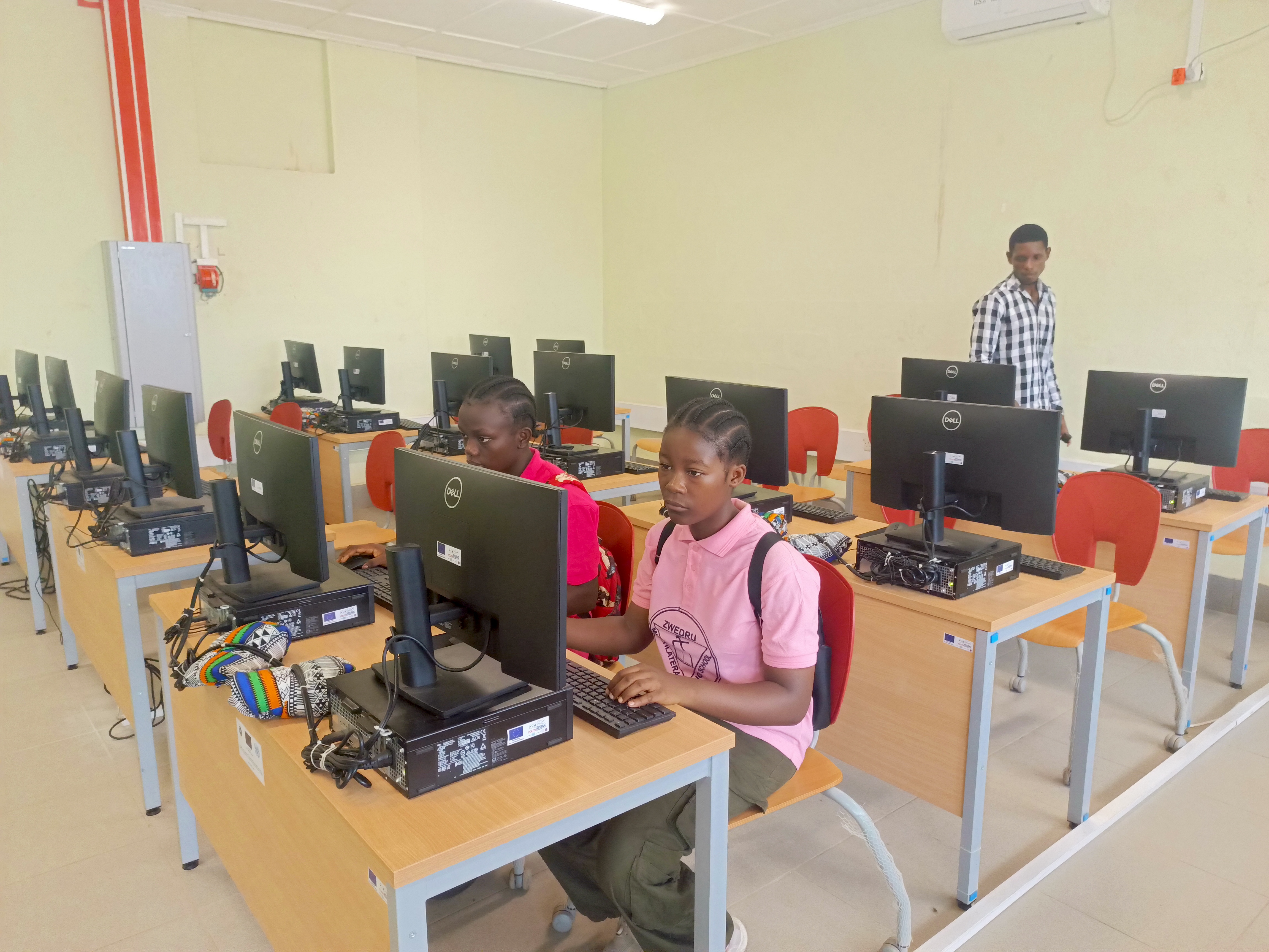 Students sitting in the computer lab